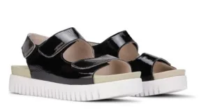 BLACK SANDALS
