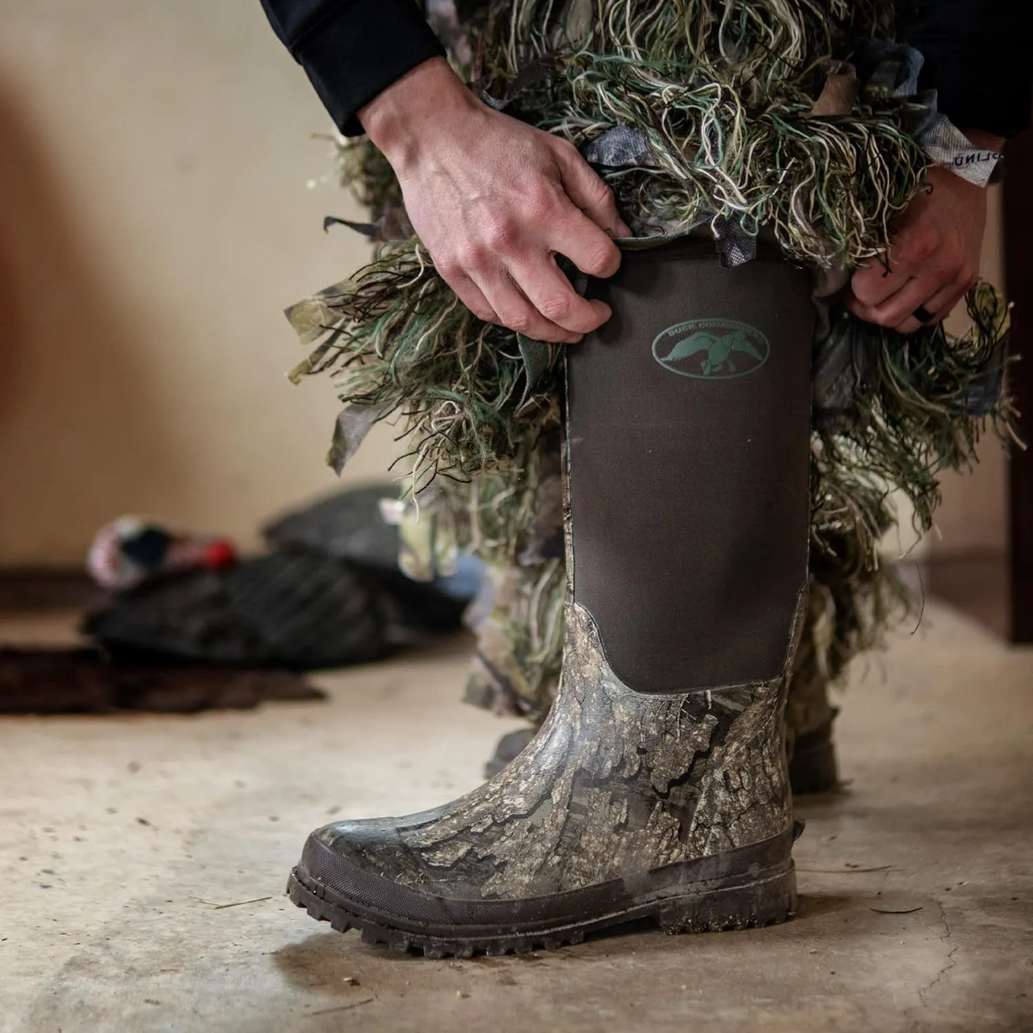 HOT SHOT Duck Commander Rubber Mens Hunting Boot, Durable Neoprene Lightweight Waterproof High Traction Boots for Men