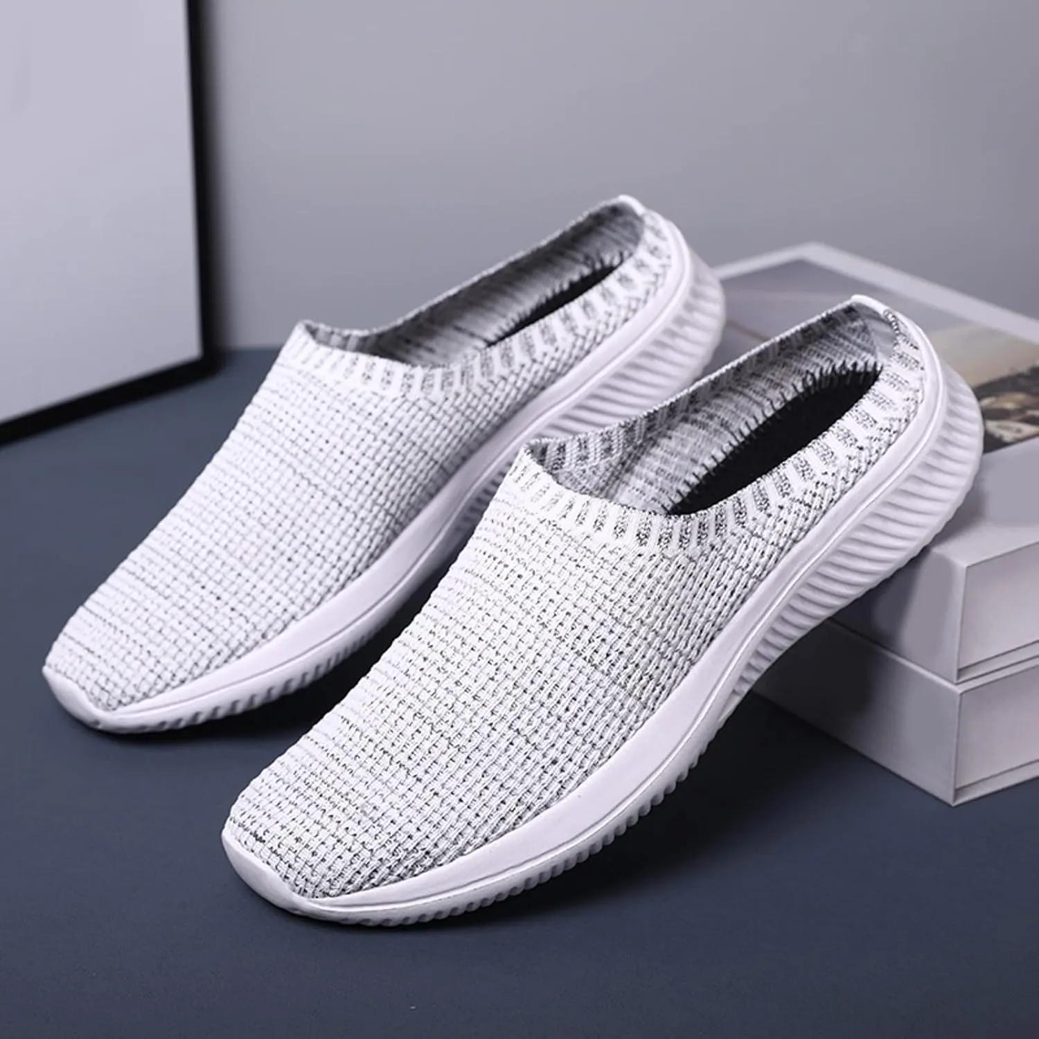 Men Sports Shoes Summer New Pattern Fashion Simple Solid Mesh Breathable Comfortable and Lightweight Mens Sneaker