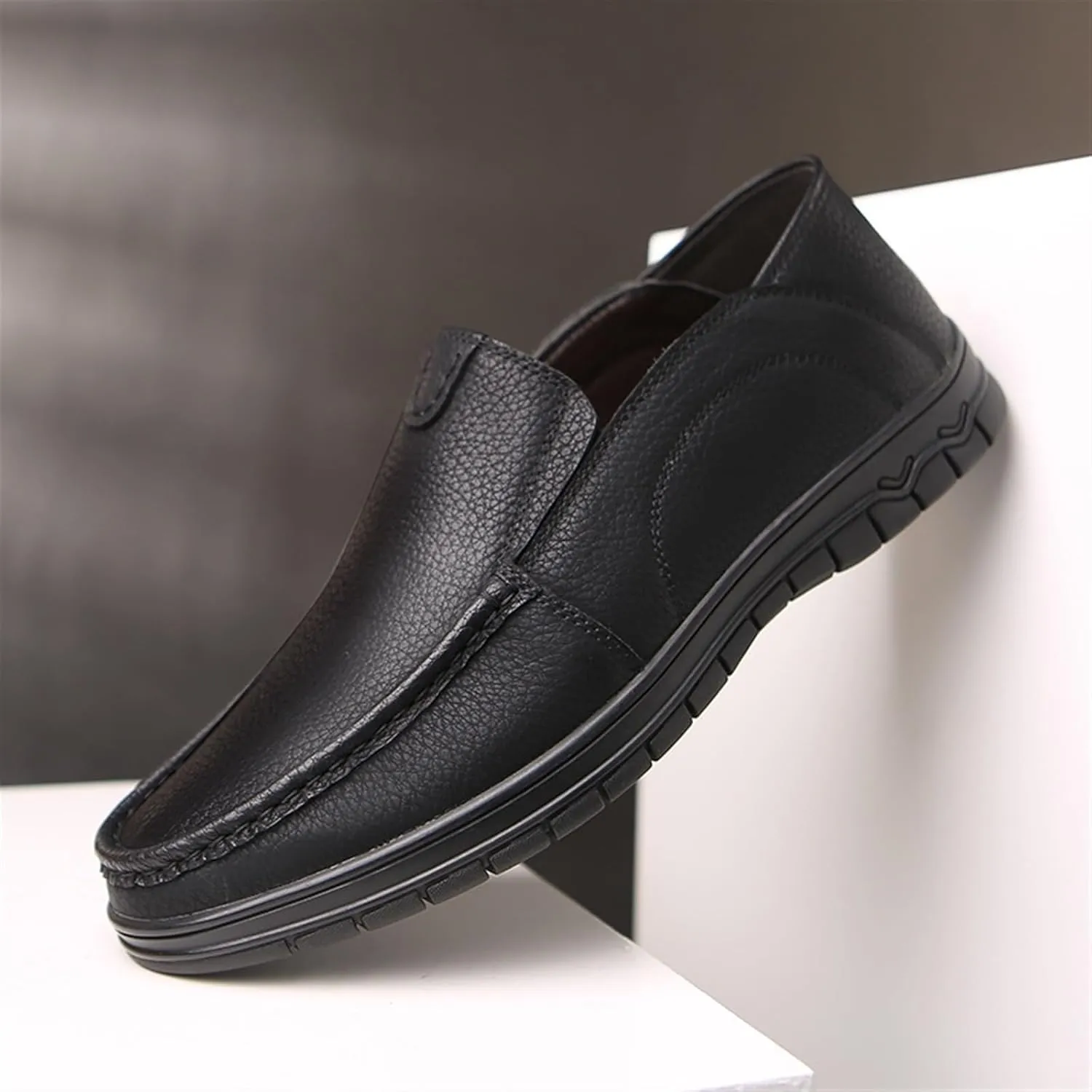Men's Slip-On Loafers – Lightweight Leather Driving Shoes, Comfortable and Slip-Resistant, Classic Casual Style