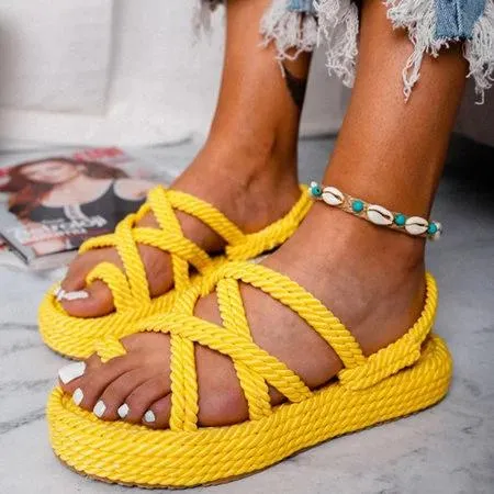 Women's ring toe woven criss platform sandals